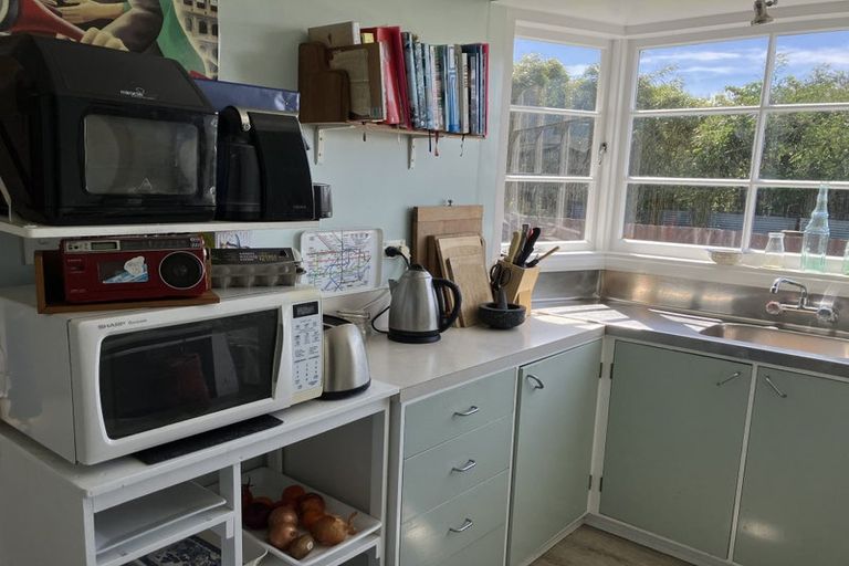 Photo of property in 1 Huia Street, Foxton Beach, Foxton, 4815