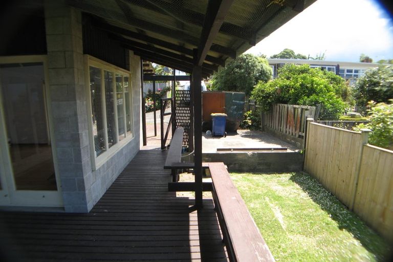 Photo of property in 1/135 Glenfield Road, Hillcrest, Auckland, 0626