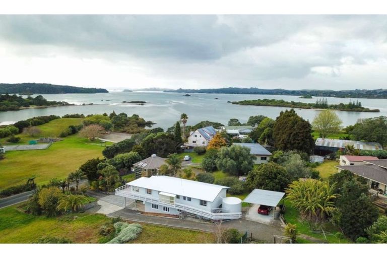 Photo of property in 83 Rangitane Loop Road, Kerikeri, 0294