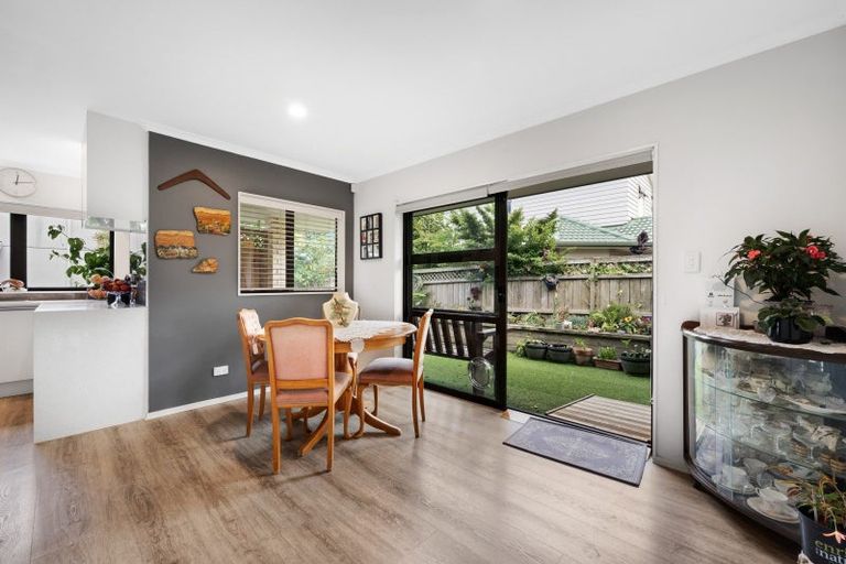 Photo of property in 8 Lamia Place, The Gardens, Auckland, 2105