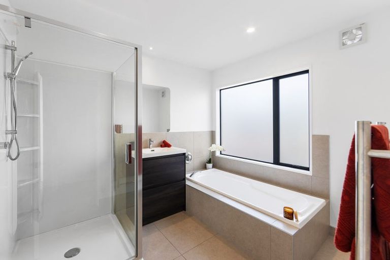 Photo of property in 14 Evenwood Place, Waimairi Beach, Christchurch, 8083