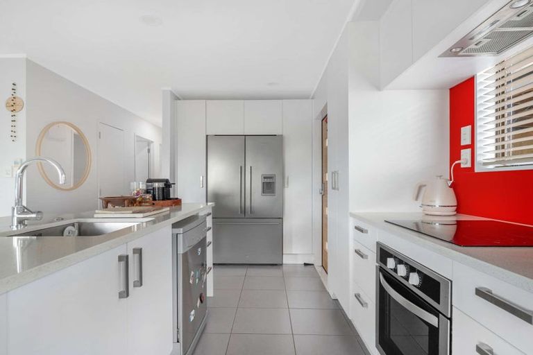 Photo of property in 2/58 James Street, Bayview, Auckland, 0629