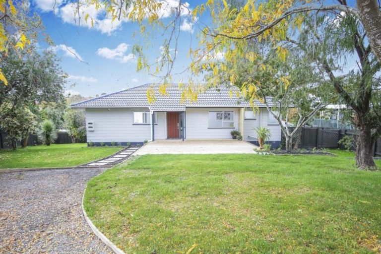 Photo of property in 8 Elizabeth Drive, West Harbour, Auckland, 0618