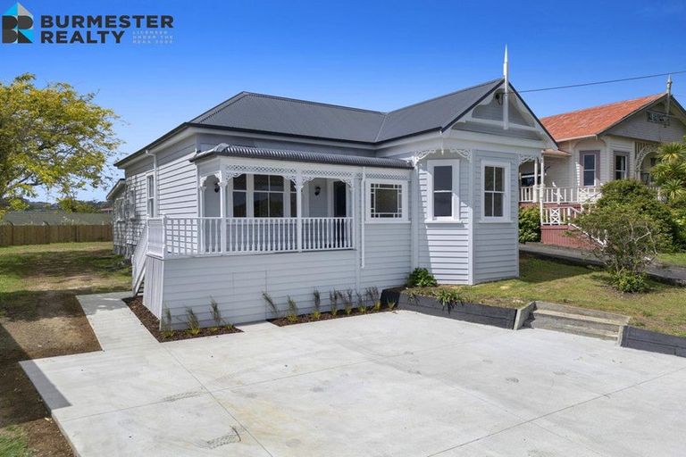Photo of property in 5 Porter Crescent, Helensville, 0800