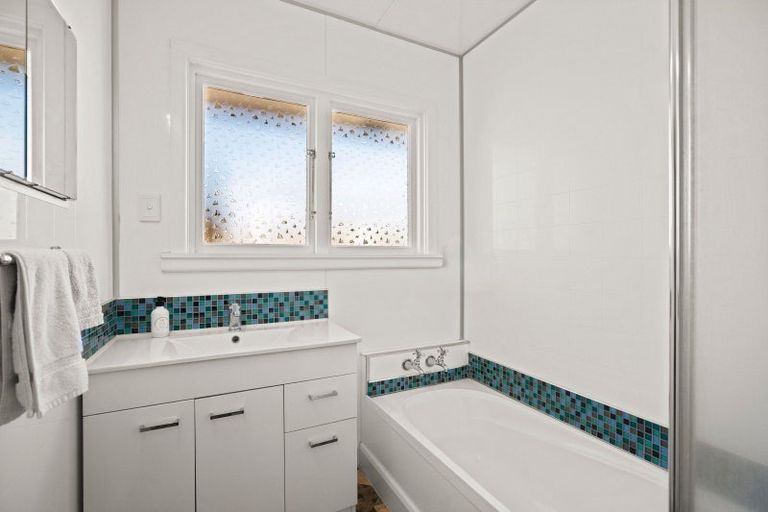 Photo of property in 110a Kippenberger Avenue, Rangiora, 7400