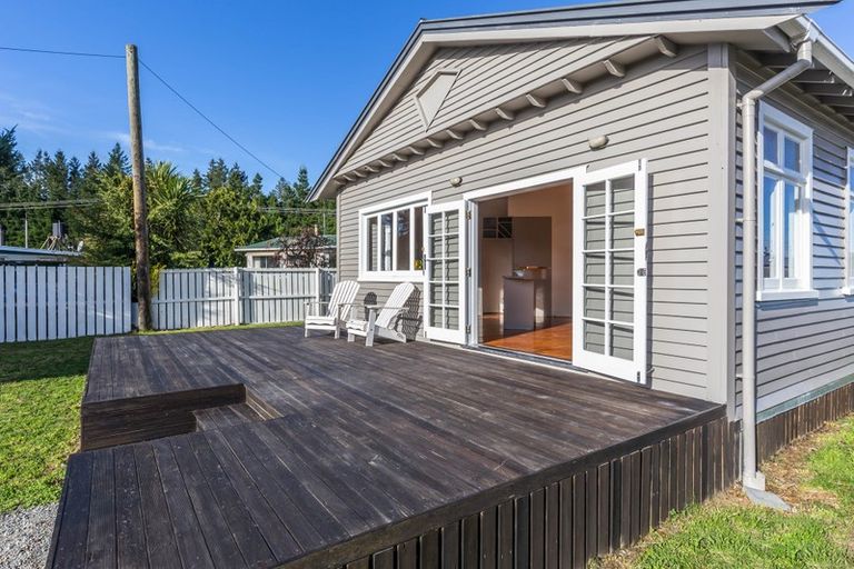 Photo of property in 3 Queen Street, Coalgate, 7673