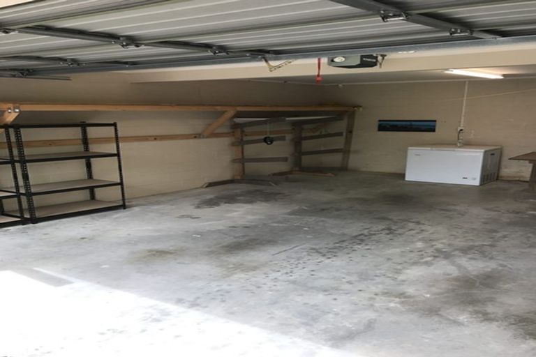 Photo of property in 26 Hewlett Road, Massey, Auckland, 0614