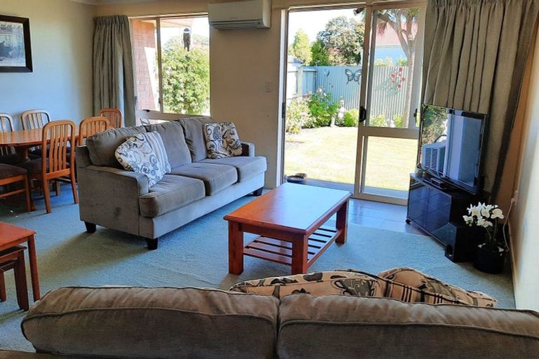 Photo of property in 2/98 Domain Terrace, Spreydon, Christchurch, 8024