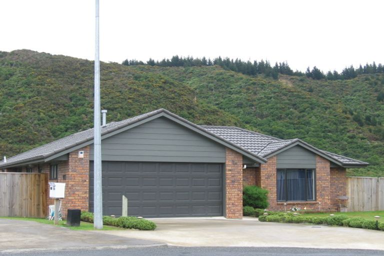 Photo of property in 20 Betty Watt Grove, Riverstone Terraces, Upper Hutt, 5018