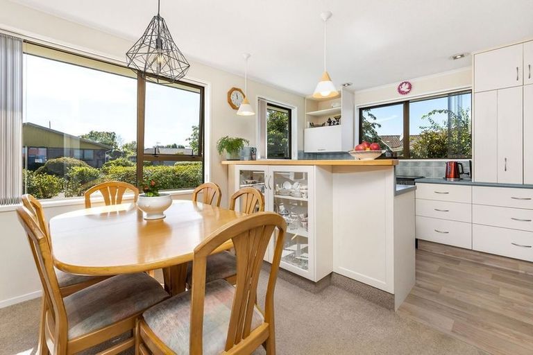 Photo of property in 3 Prudhoe Lane, Northcote, Christchurch, 8052