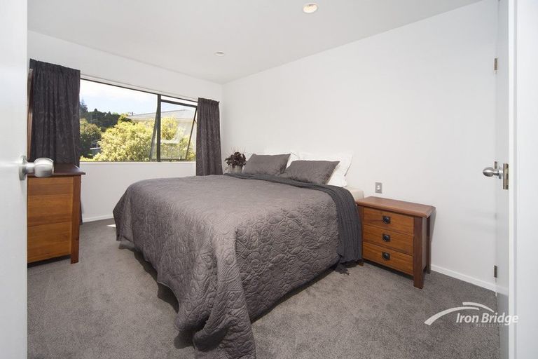 Photo of property in 2/8 Fuchsia Place, Birkdale, Auckland, 0626