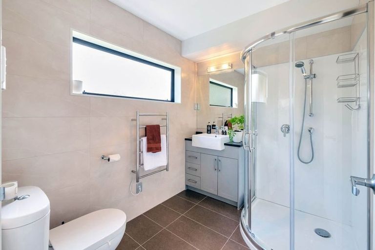 Photo of property in 15 Leafield Crescent, Henderson, Auckland, 0612