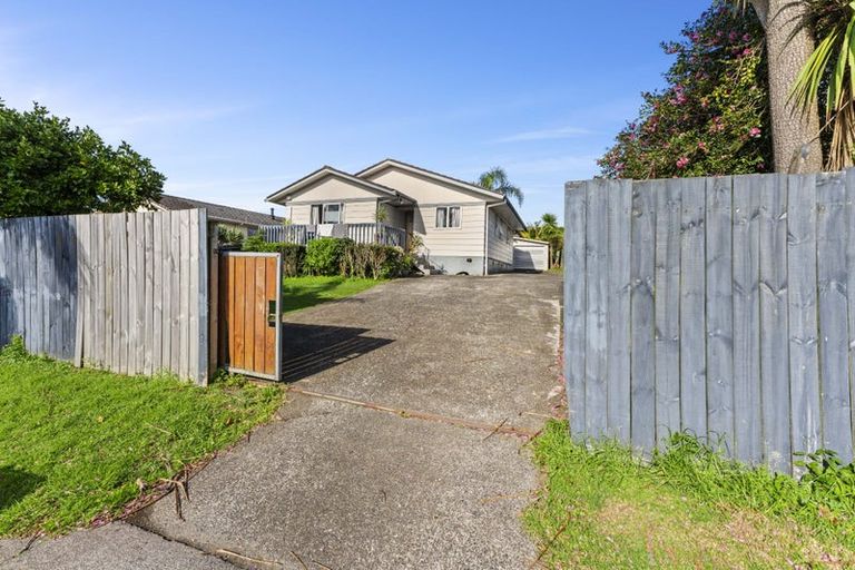 Photo of property in 35 Wickman Way, Mangere East, Auckland, 2024