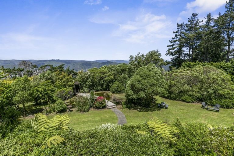 Photo of property in 2 Crestview Grove, Belmont, Lower Hutt, 5010