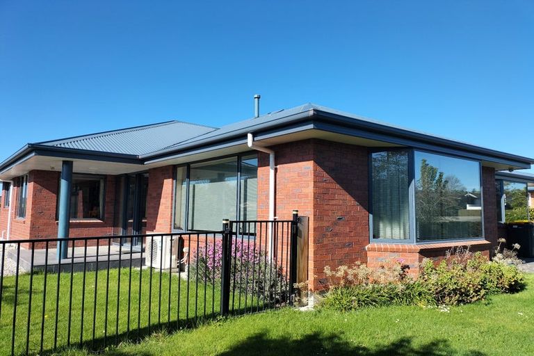 Photo of property in 4 Sunninghurst Drive, Fairfield, Dunedin, 9018