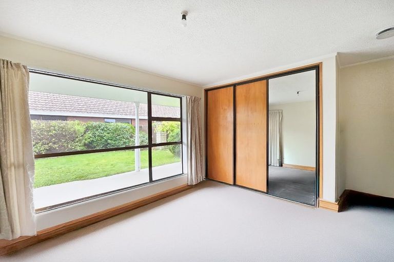 Photo of property in 18 Regency Crescent, Redwood, Christchurch, 8051