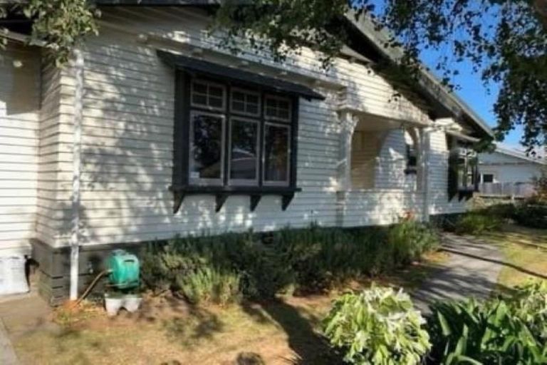 Photo of property in 32 Cutfield Road, New Plymouth, 4310