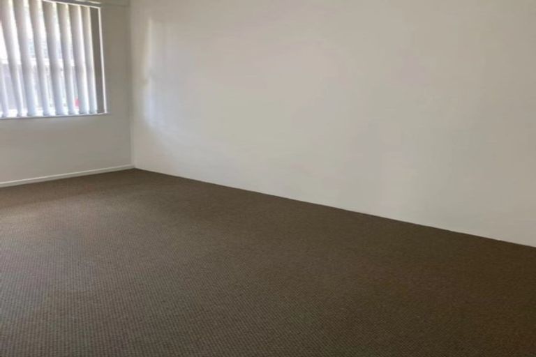 Photo of property in 8-10 Roslyn Road, Mount Wellington, Auckland, 1060