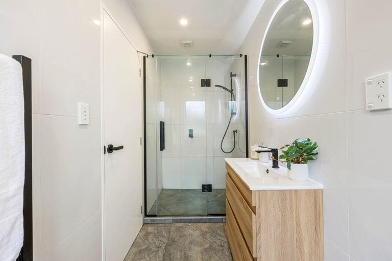 Photo of property in 25b Tudor Road, Henderson, Auckland, 0610