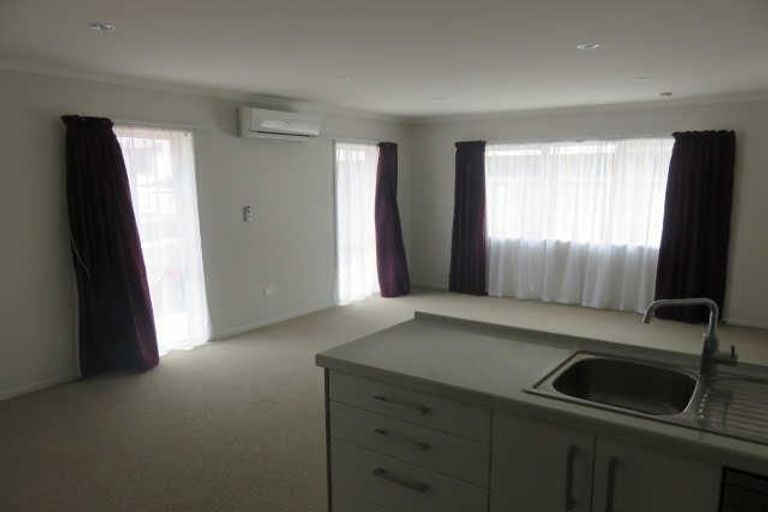 Photo of property in 2/24 Lorne Street, Melville, Hamilton, 3206