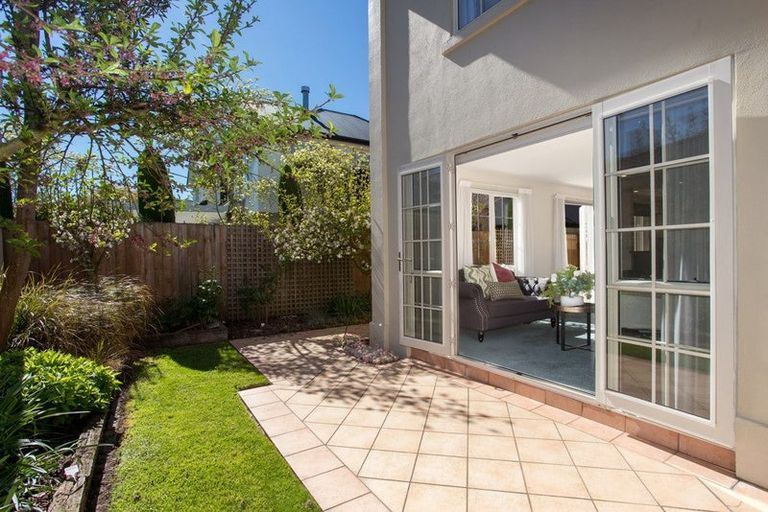 Photo of property in 2/61 Murray Place, St Albans, Christchurch, 8014