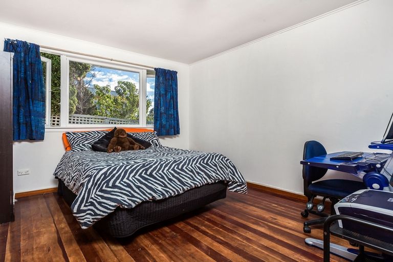 Photo of property in 8 Binsted Road, New Lynn, Auckland, 0600