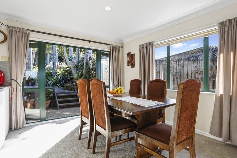 Photo of property in 23 Rathmar Drive, Manurewa, Auckland, 2105