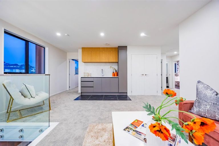 Photo of property in 10 Monte Cristal Avenue, Swanson, Auckland, 0614