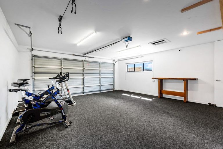 Photo of property in 19 Sunstone Crescent, Brown Owl, Upper Hutt, 5018