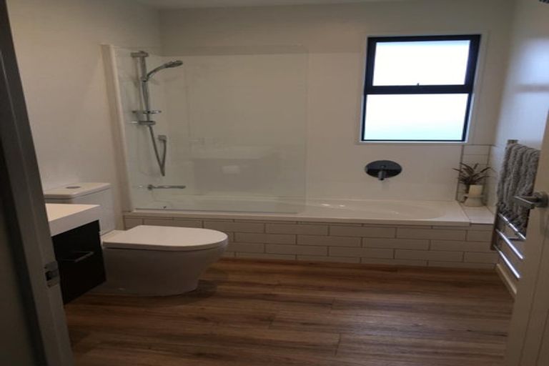 Photo of property in 13 Pennycook Place, Lake Hawea, 9382