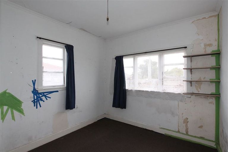 Photo of property in 154 Bowhill Road, New Brighton, Christchurch, 8083