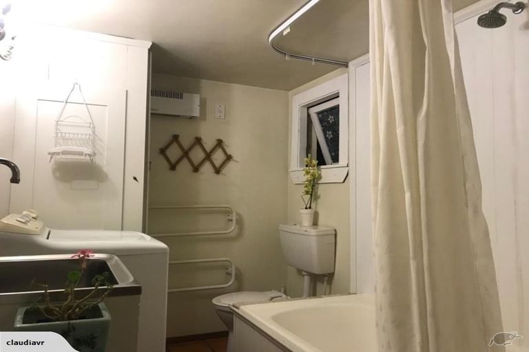 Photo of property in 64 Sandwich Road, Beckenham, Christchurch, 8023