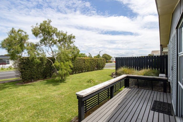 Photo of property in 32 Mahana Road, Ngatea, 3503