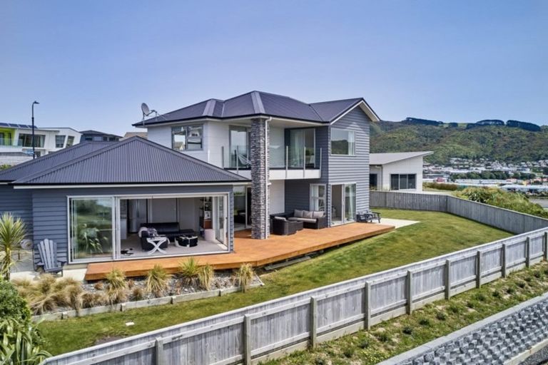 Photo of property in 14 Sue Dow Lane, Aotea, Porirua, 5024