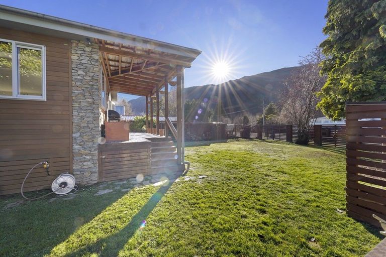 Photo of property in 34 Devon Street, Arrowtown, 9302