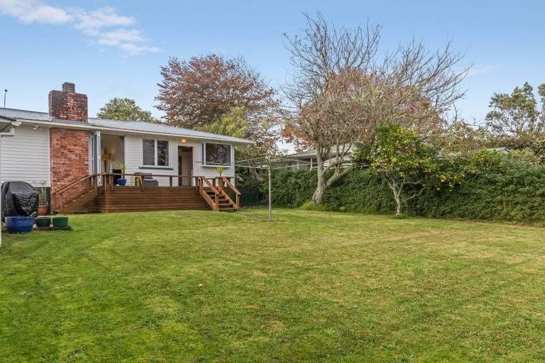 Photo of property in 540 Glenfield Road, Glenfield, Auckland, 0629