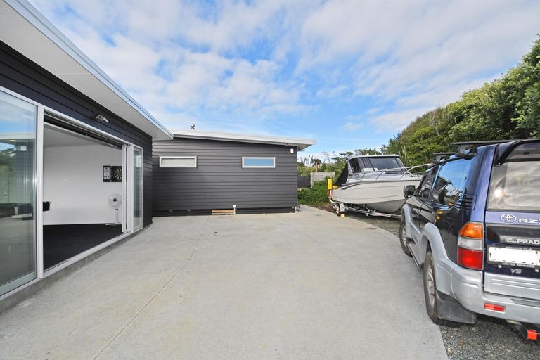 Photo of property in 22 Wonderview Road, Leigh, 0985