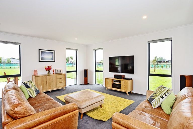 Photo of property in 83 Watt Road, Otatara, Invercargill, 9879