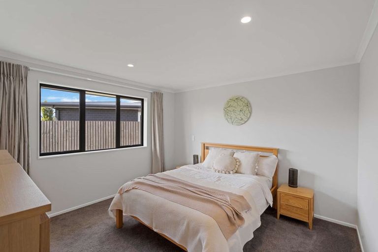 Photo of property in 16 Luxembourg Crescent, Halswell, Christchurch, 8025