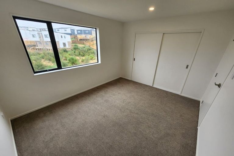 Photo of property in 33b Crestview Rise, Papakura, 2110