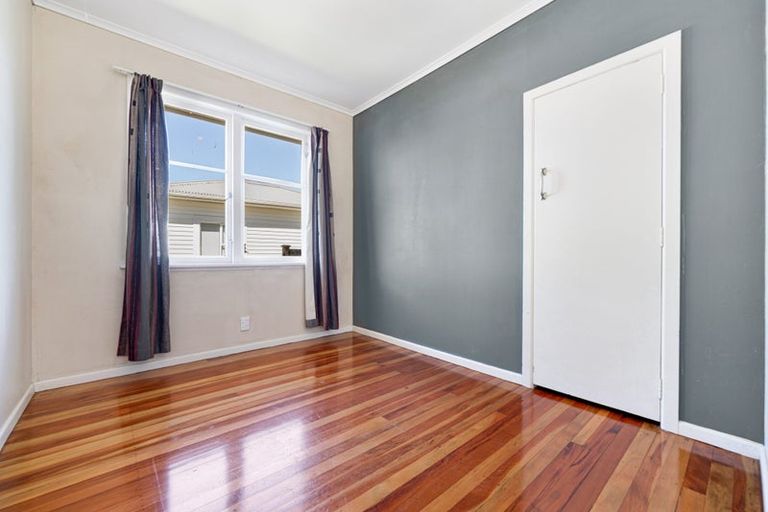 Photo of property in 799 Te Atatu Road, Te Atatu Peninsula, Auckland, 0610