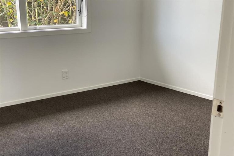 Photo of property in 1/21 Lancaster Road, Beach Haven, Auckland, 0626