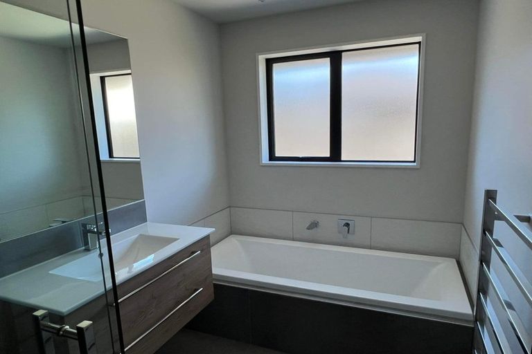 Photo of property in 10 Pierce Street, Marshland, Christchurch, 8083