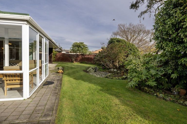 Photo of property in 6 Wakefield Grove, Waikanae, 5036