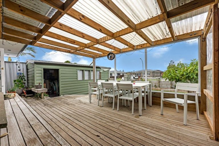 Photo of property in 6 Paterson Avenue, Pukekohe, 2120