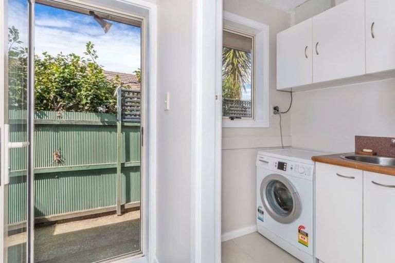 Photo of property in 20 Dunstan Crescent, Hornby, Christchurch, 8042