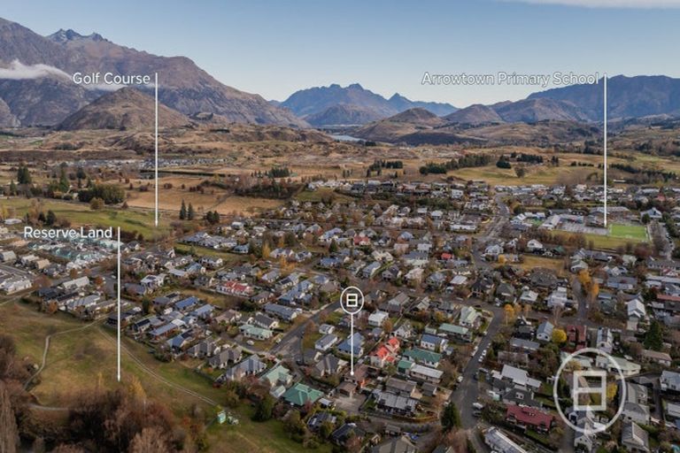 Photo of property in 20 Daveys Place, Arrowtown, 9302