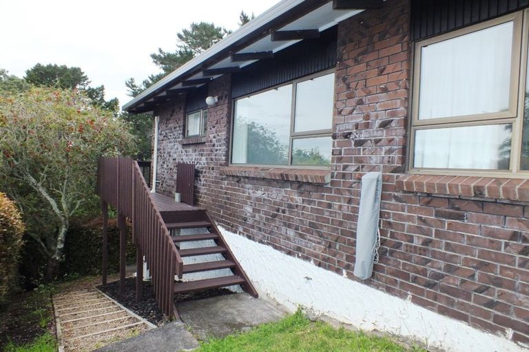 Photo of property in 1/19 Saddleback Rise, Murrays Bay, Auckland, 0630