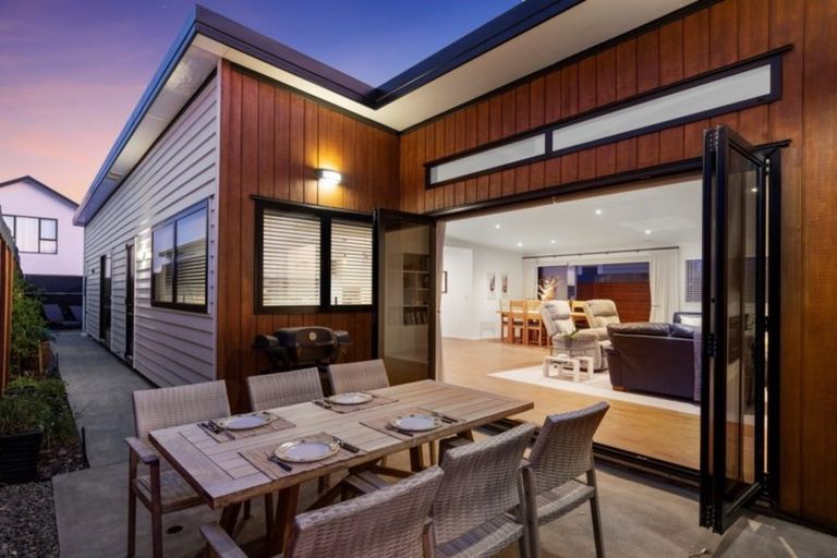 Photo of property in 33 Coast Boulevard, Papamoa Beach, Papamoa, 3118