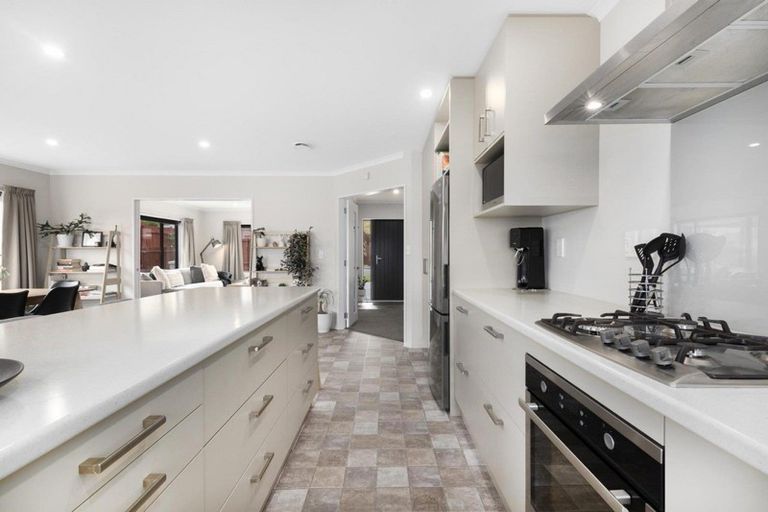 Photo of property in 22 Havana Rise, Grenada Village, Wellington, 6037